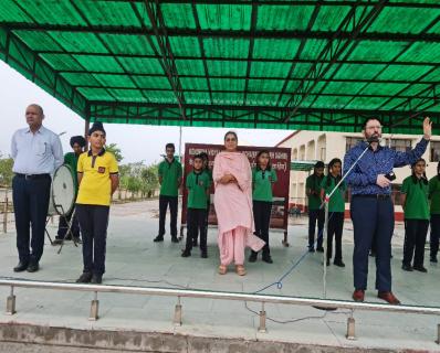 श्री जुगल किशोर, सहायक उपायुक्त, के वी एस (आरओ) चंडीगढ़ ने 22.06.2022 को विद्यालय का दौरा किया/Sh.Jugal Kishore, AC, KVS(RO) CHD visited Vidyalaya on 22.06.2022